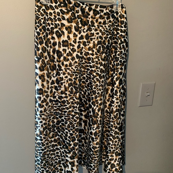 Your offer will be accepted! Express Skirt 🤎 - Picture 4 of 5